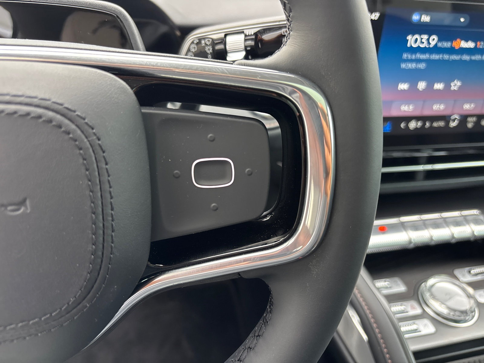 New 2026 Lincoln Nautilus Reserve AWD/4WD image 18