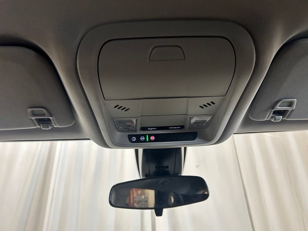 Used 2025 Chevrolet Blazer LT FWD image 19