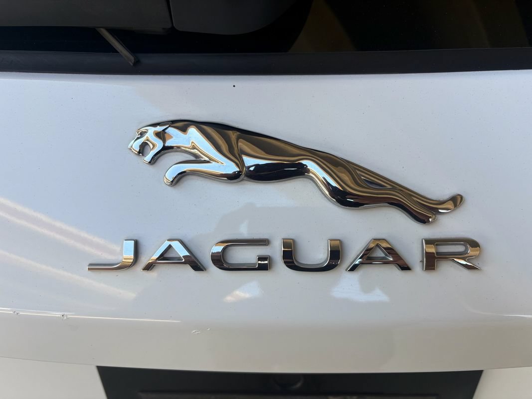 Used 2018 Jaguar F-PACE Premium AWD/4WD image 32