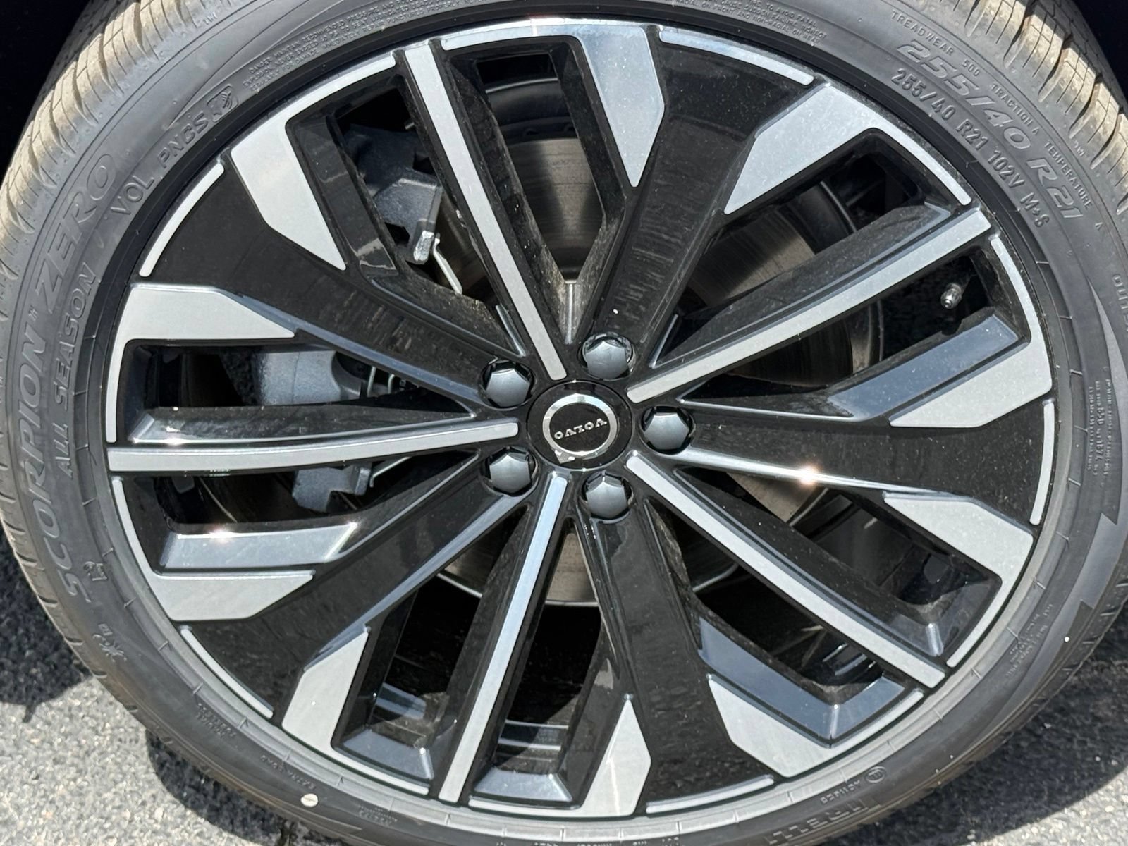 New 2026 Volvo XC60 T8 Ultra w/ Protection Package Premier AWD/4WD image 12