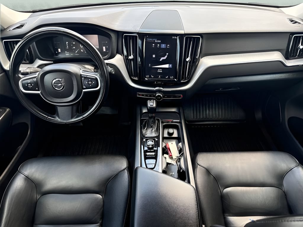 Used 2019 Volvo XC60 T6 Momentum w/ Premium Package AWD/4WD image 14