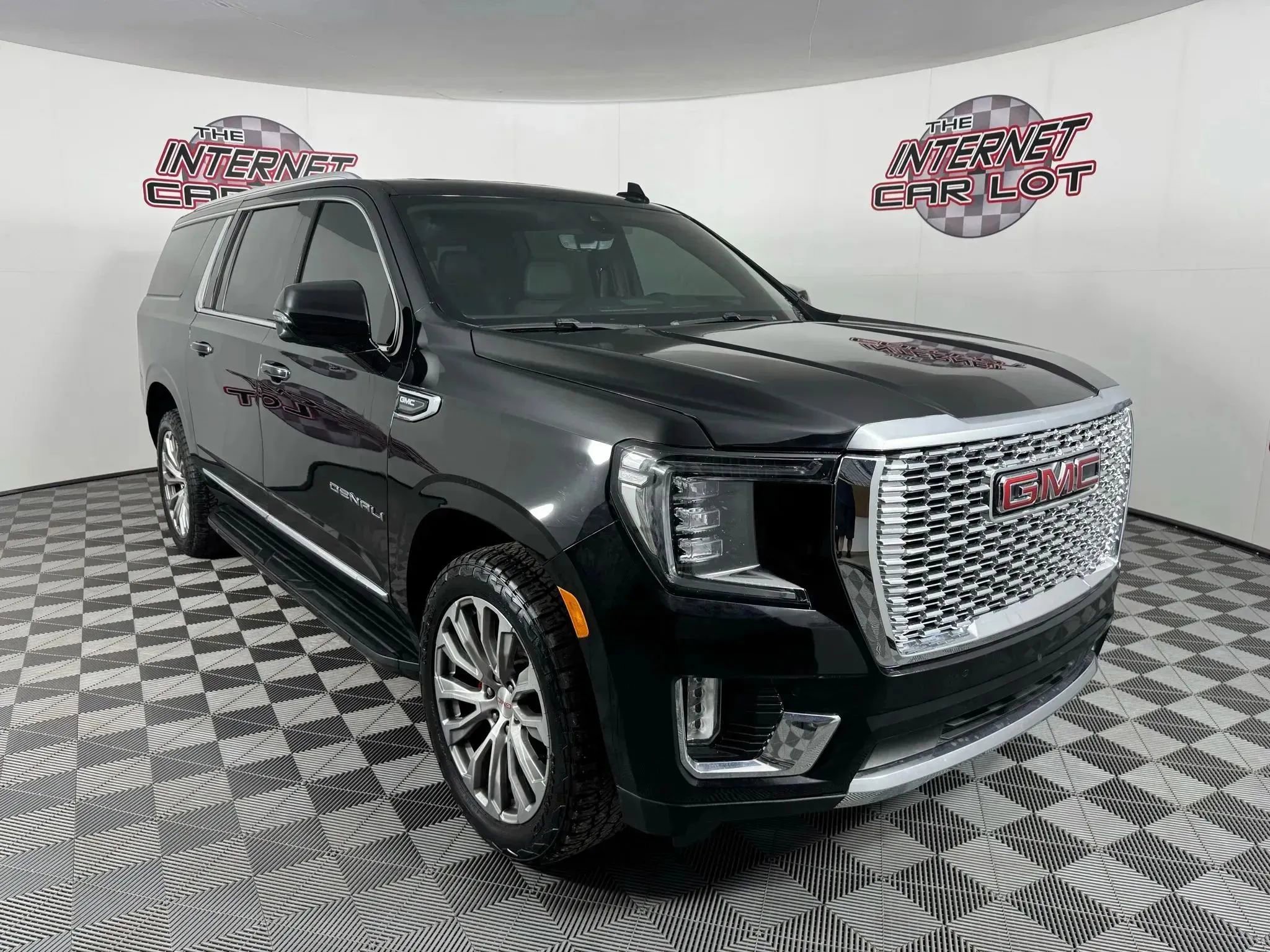 Used 2021 GMC Yukon XL Denali w/ Advanced Technology Package image 9