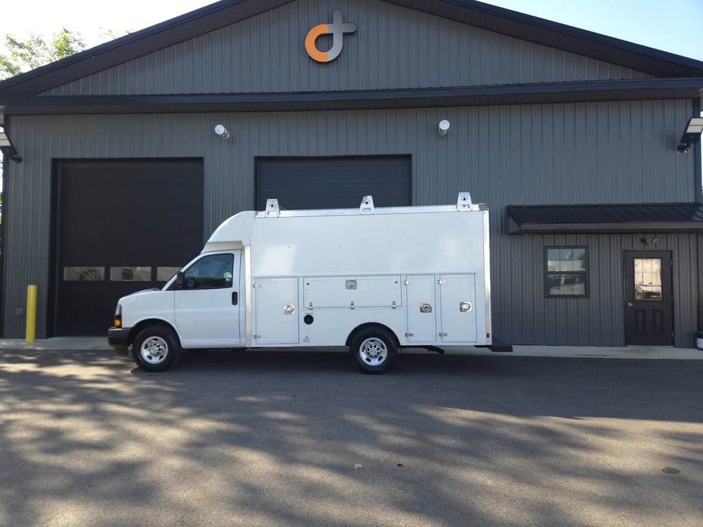 Used 2019 Chevrolet Express 3500 RWD image 23