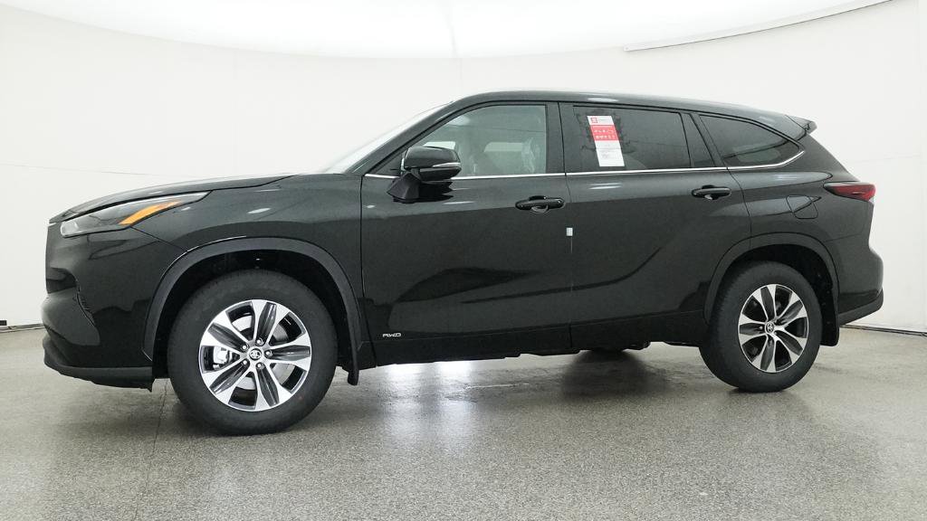 New 2026 Toyota Highlander XLE image 18