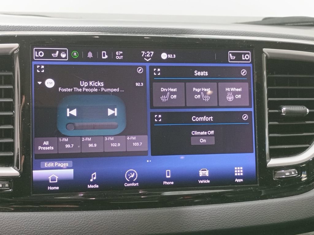 Used 2023 Chrysler Pacifica Touring-L image 17