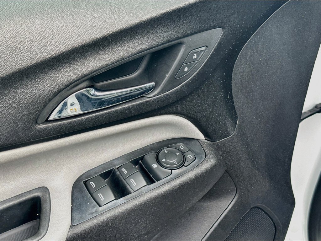 Used 2020 Chevrolet Equinox LT FWD image 18