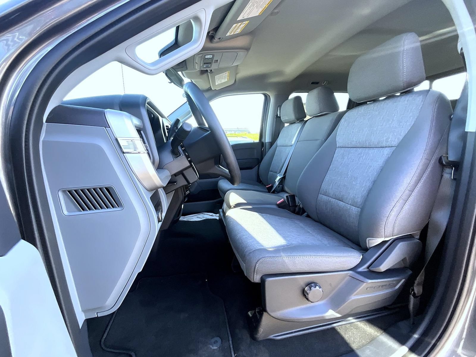 New 2026 Ford F250 XL w/ STX Appearance Package AWD/4WD image 9