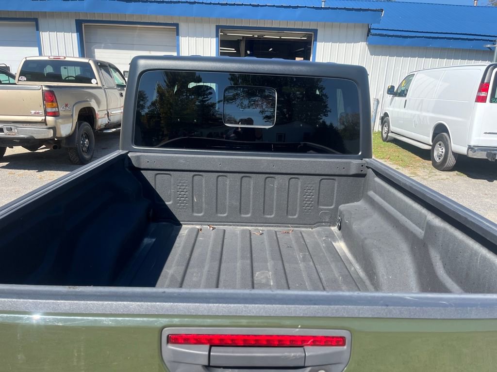 Used 2022 Jeep Gladiator Sport image 9