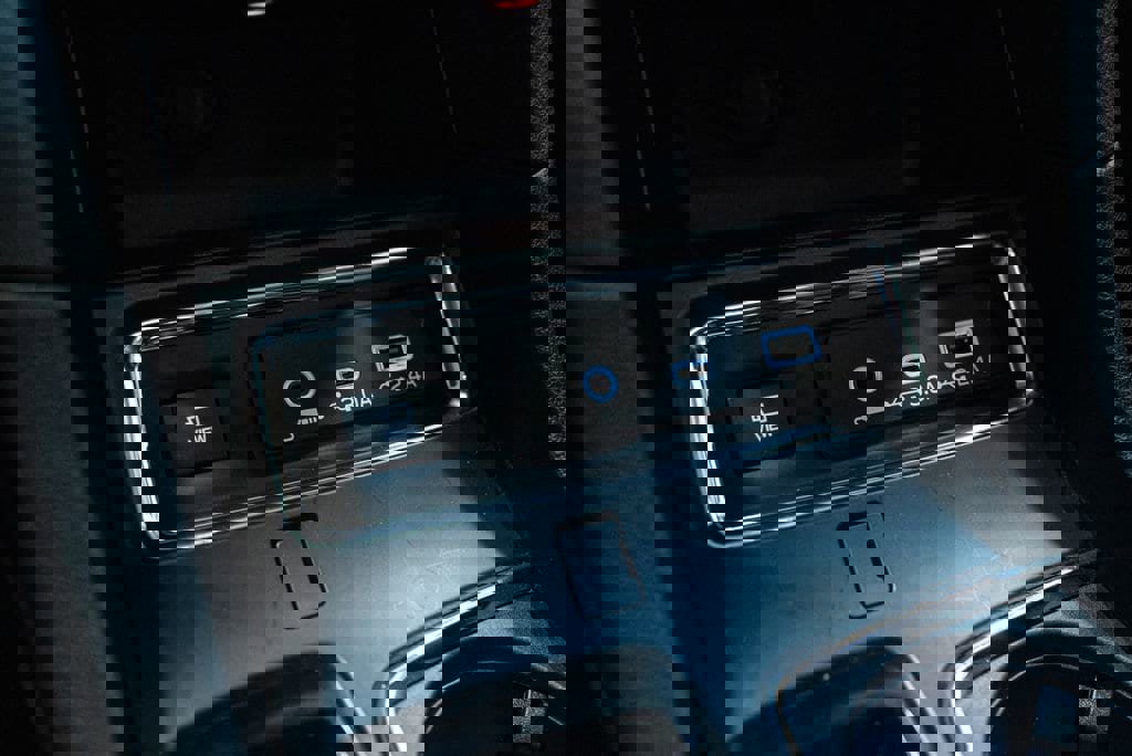 Used 2025 Subaru Ascent Bronze Edition image 32