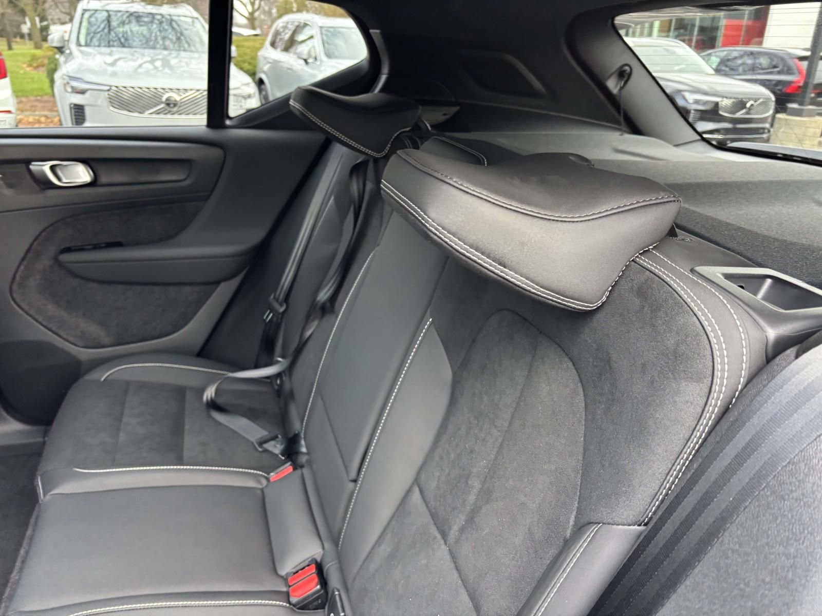 New 2026 Volvo XC40 B5 Ultra w/ Protection Package Premier image 25