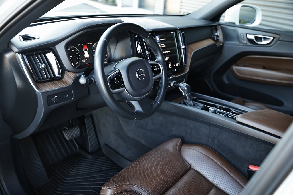 Used 2021 Volvo XC60 T5 Inscription w/ Protection Package Premier image 20