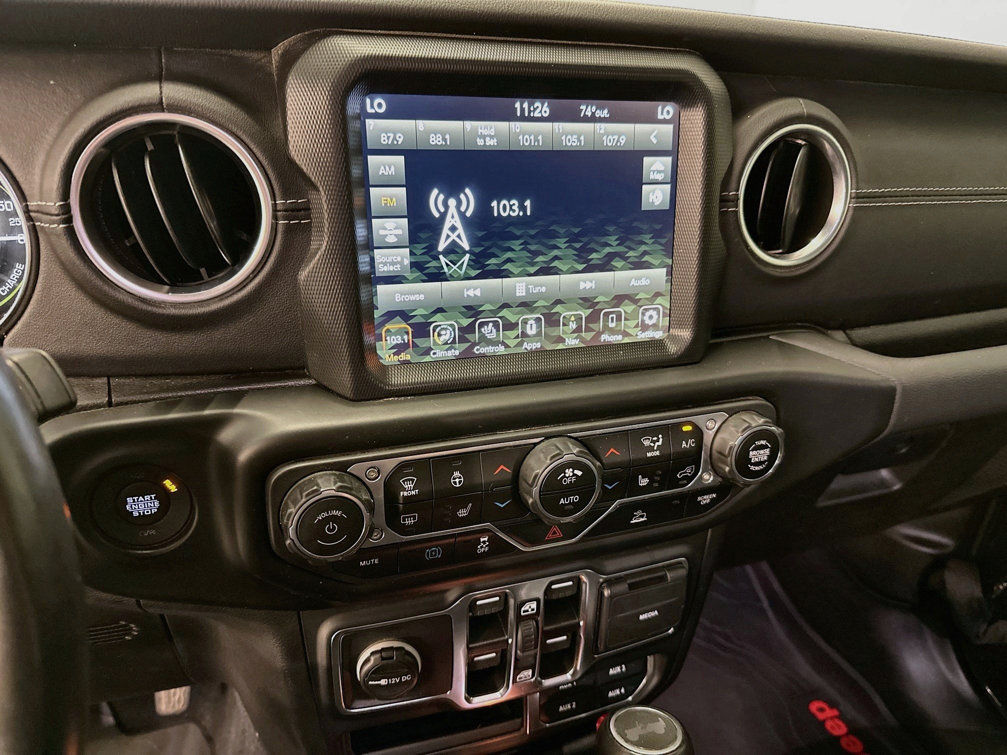 Used 2023 Jeep Wrangler Unlimited Sahara w/ Cold Weather Group AWD/4WD image 26
