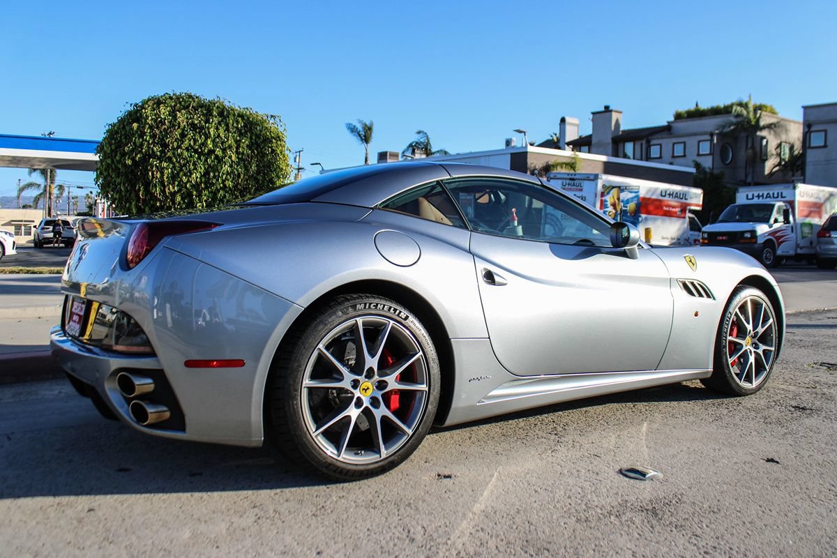 Used 2012 Ferrari California RWD image 42