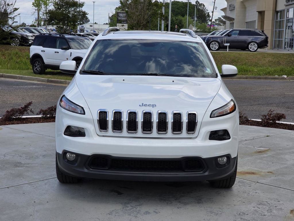Used 2018 Jeep Cherokee Latitude Plus w/ Comfort/Convenience Group image 2