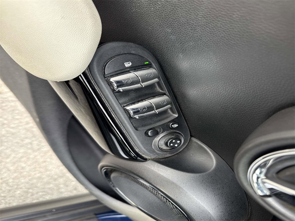 Used 2019 MINI Cooper S image 12