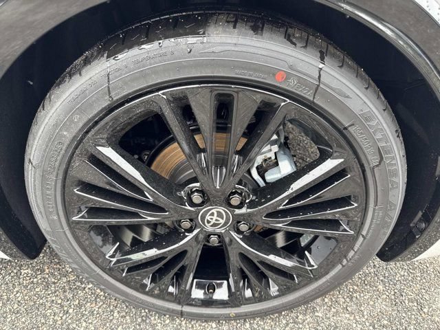 New 2026 Toyota Prius FWD image 31