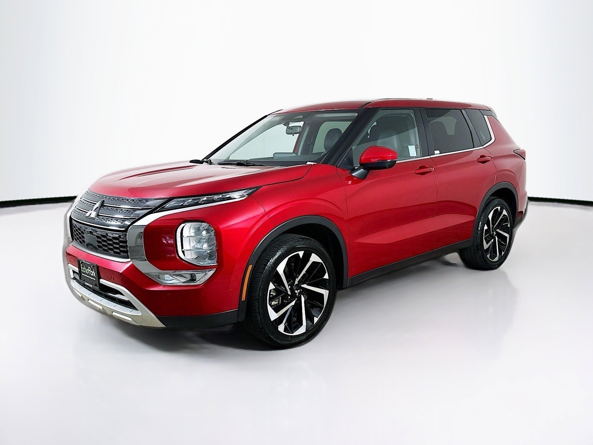 Used 2024 Mitsubishi Outlander SE image 3