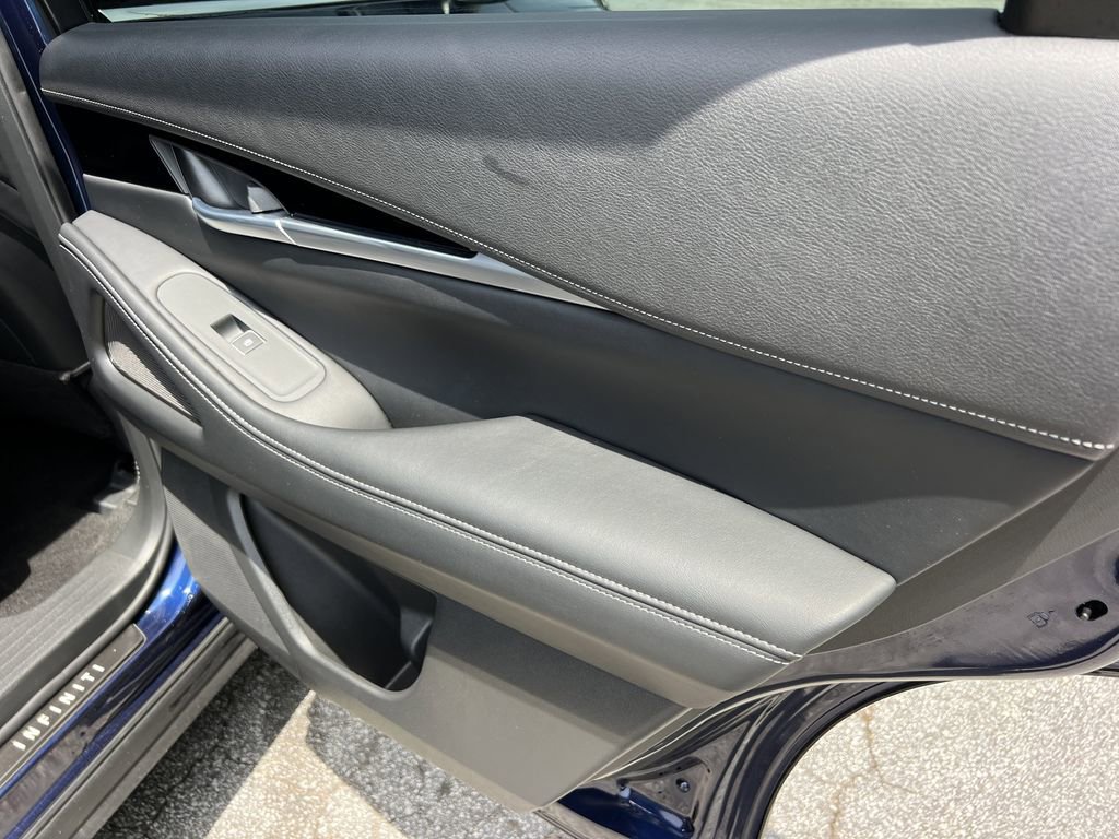 Used 2025 INFINITI QX60 Pure w/ Cargo Package FWD image 14