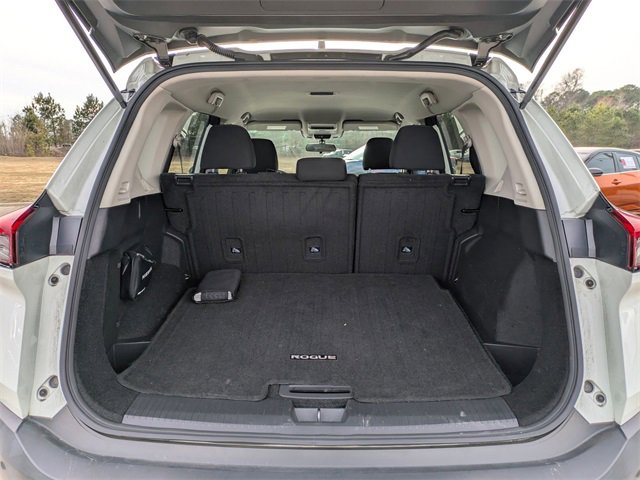 Used 2023 Nissan Rogue S image 29