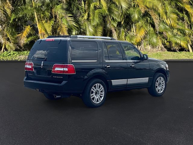 Used 2014 Lincoln Navigator 4WD image 2
