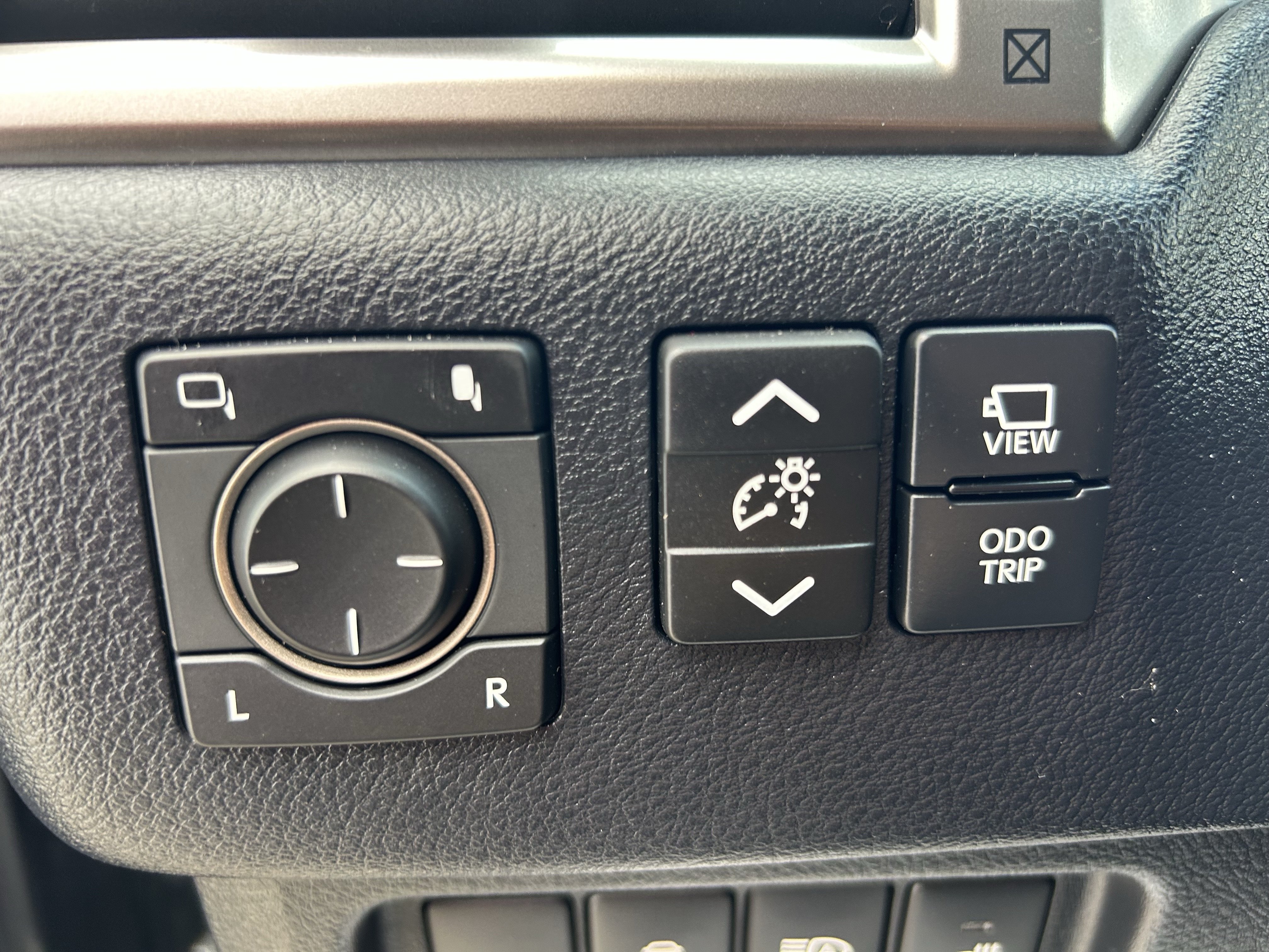 Used 2023 Lexus GX 460 Luxury w/ Sport Design Package AWD/4WD image 15