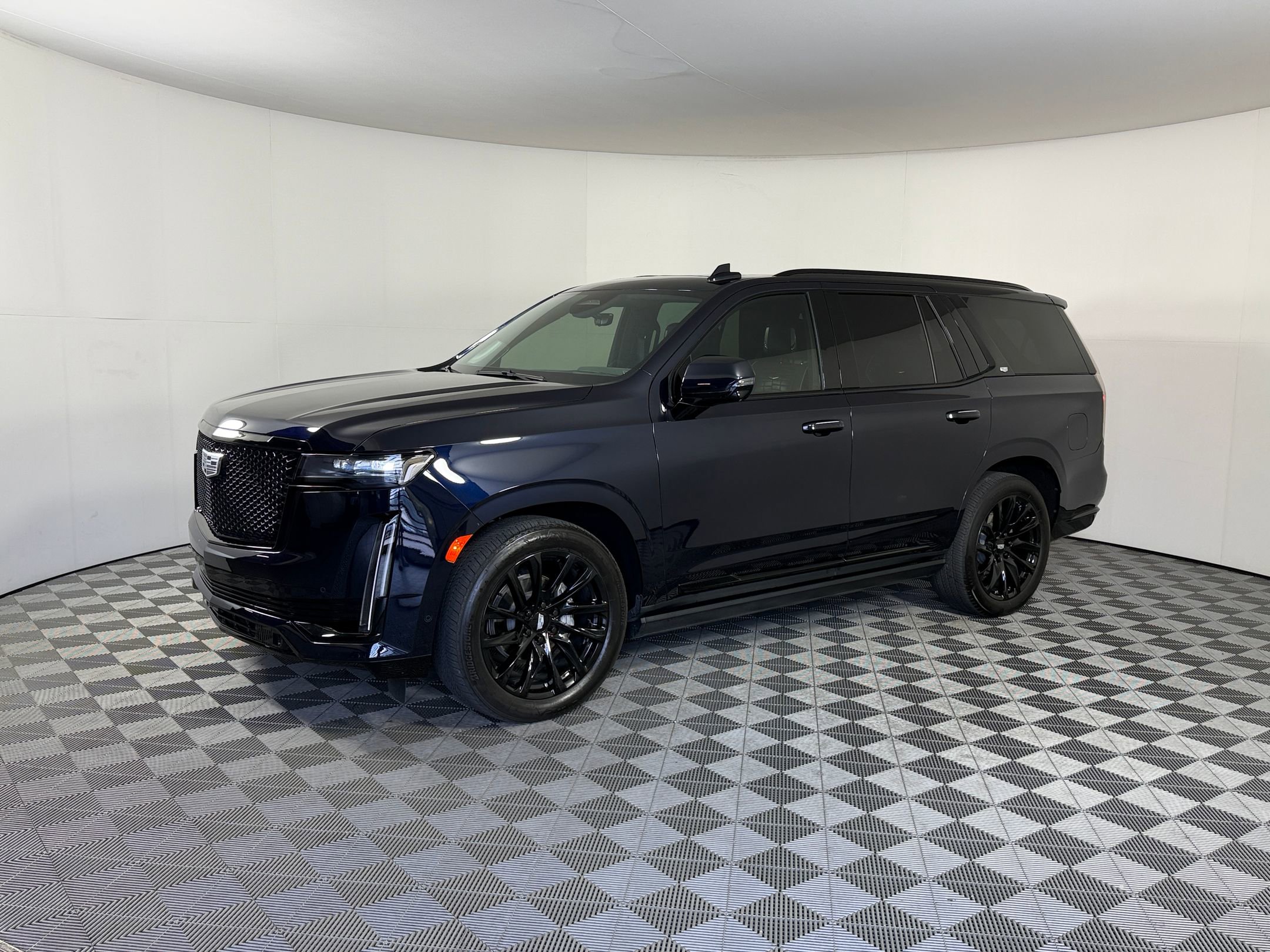 Used 2024 Cadillac Escalade Sport Platinum w/ LPO, ONYX Package AWD/4WD video 1