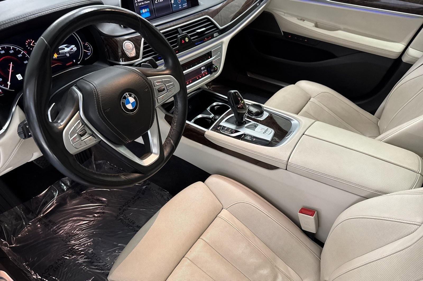 Used 2019 BMW 740i w/ Executive Package image 4