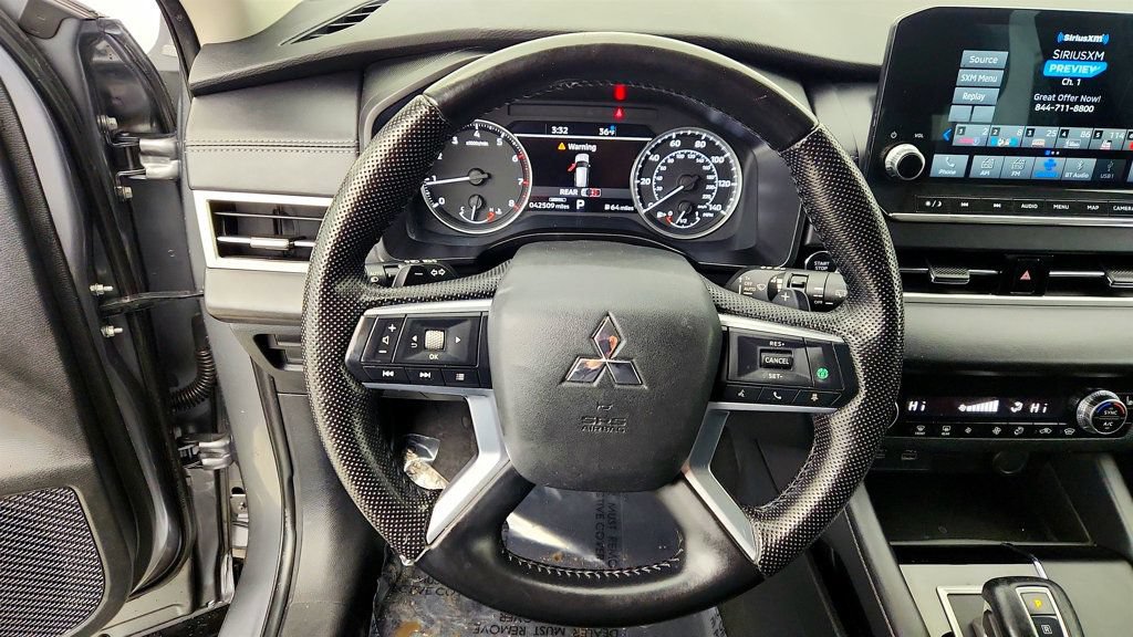 Used 2023 Mitsubishi Outlander SE AWD/4WD image 13
