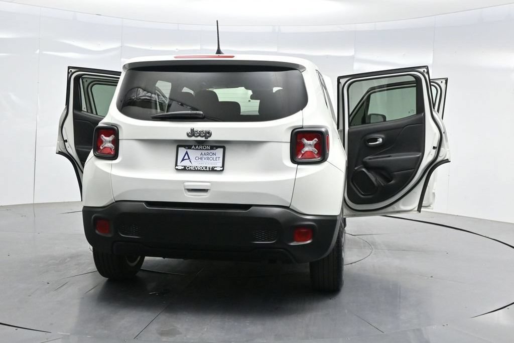 Used 2023 Jeep Renegade Latitude AWD/4WD image 44