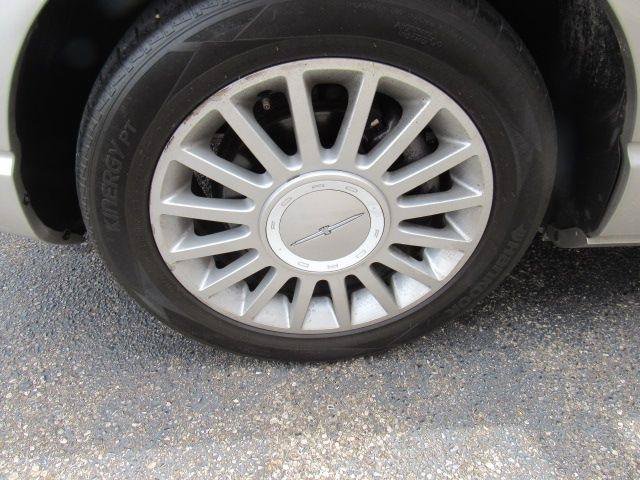Used 2005 Ford Thunderbird RWD image 7