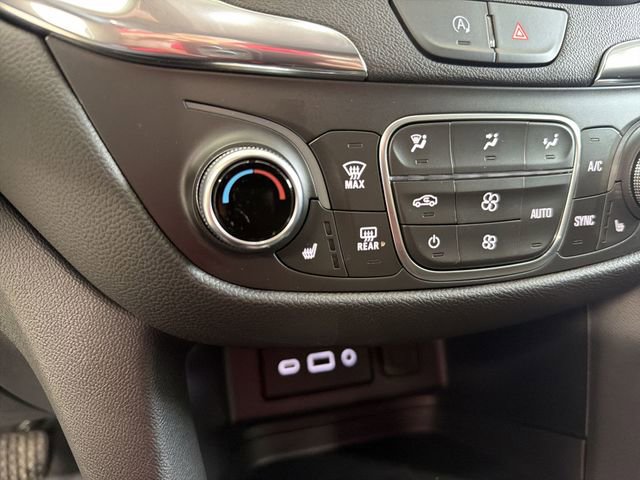 Certified 2024 Chevrolet Equinox LT w/ LPO, Floor Liner Package image 30