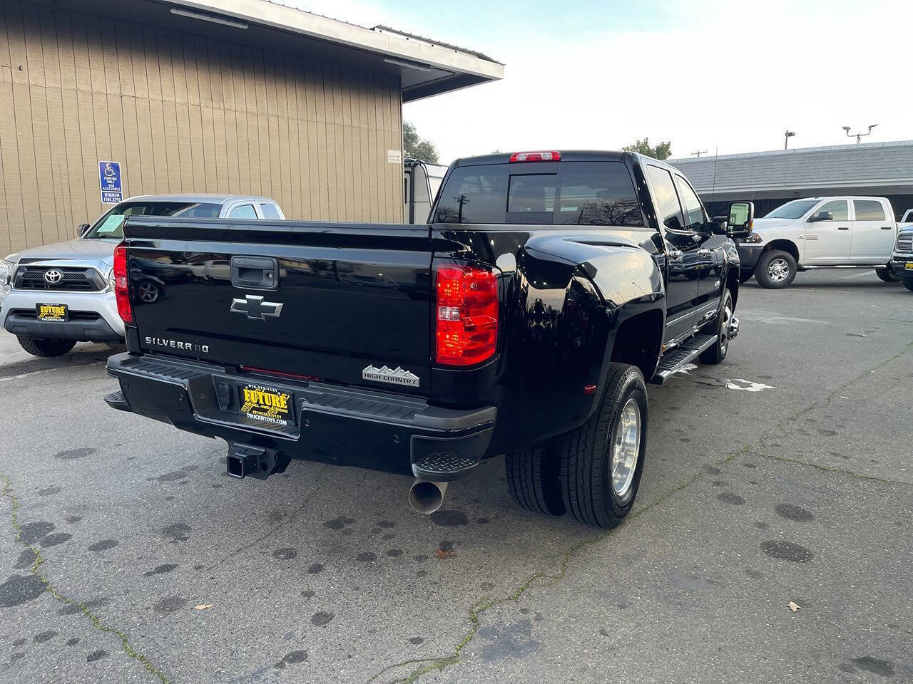 Used 2017 Chevrolet Silverado 3500 High Country w/ Duramax Plus Package image 6