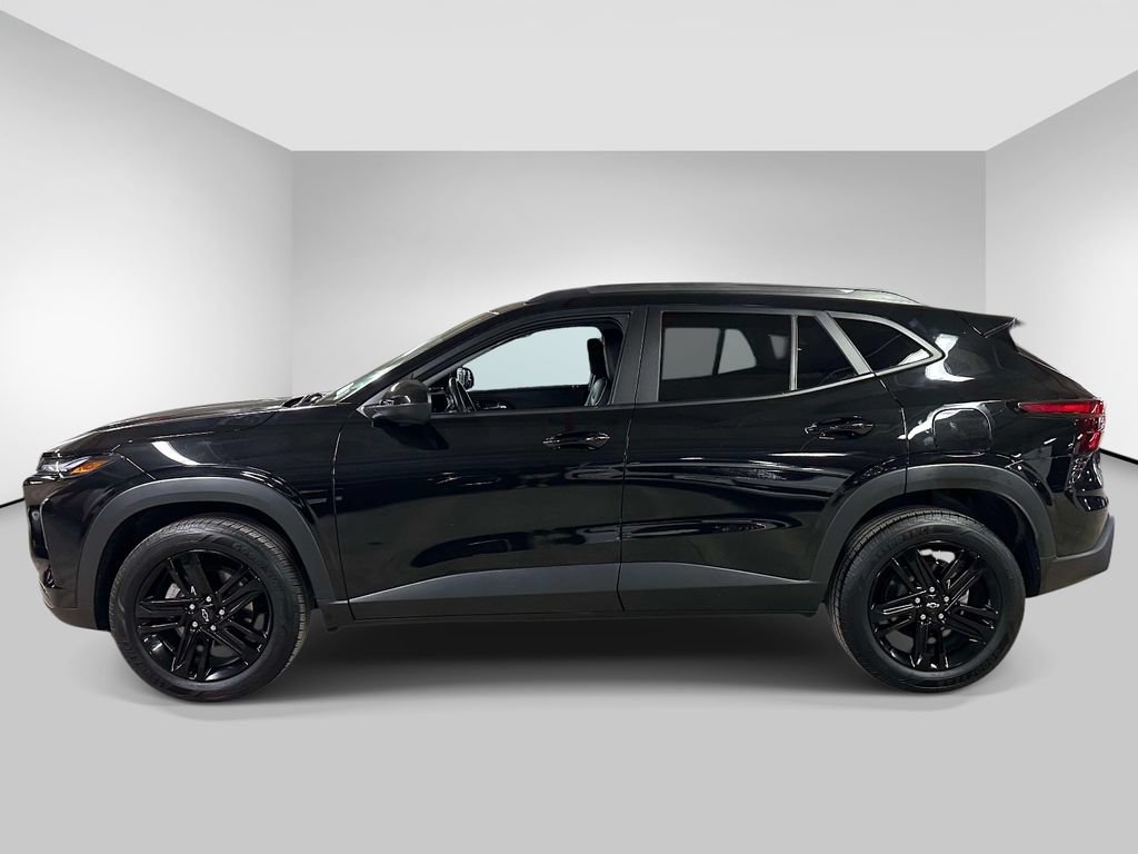 Used 2024 Chevrolet Trax ACTIV FWD image 2