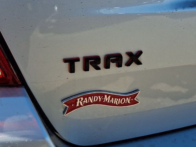 Used 2020 Chevrolet Trax LT w/ Sun & Sound Package FWD image 30