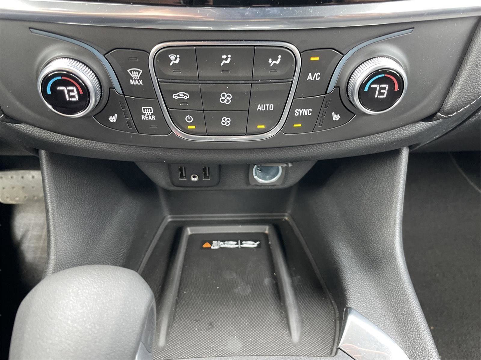 Used 2022 Chevrolet Traverse LT image 30