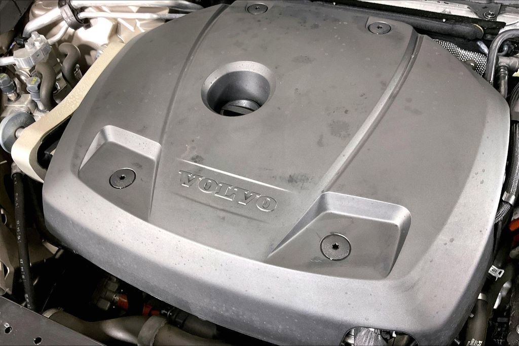 Used 2024 Volvo XC60 T8 Plus w/ Protection Package Premier image 32