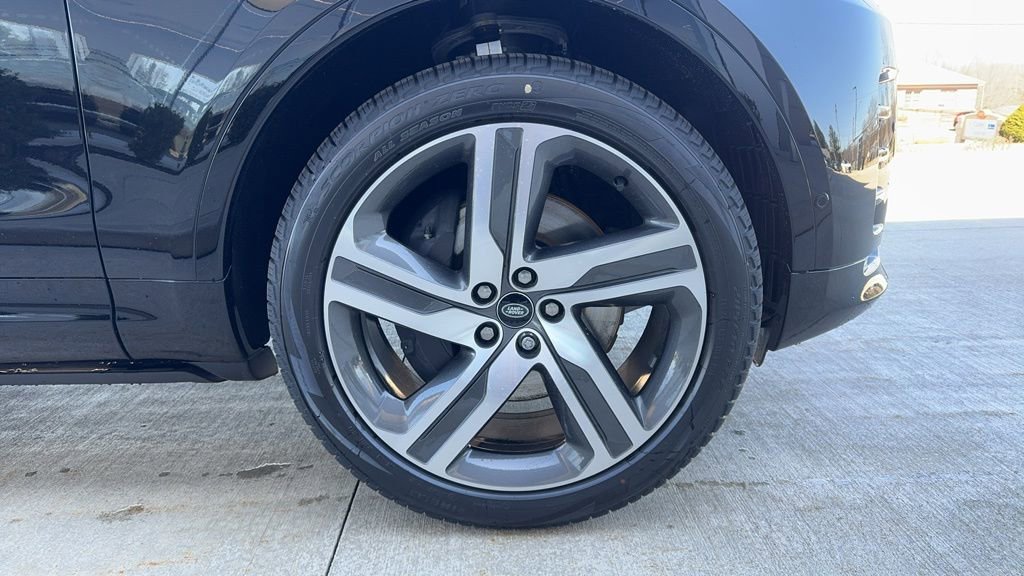 New 2024 Land Rover Discovery Dynamic SE image 24