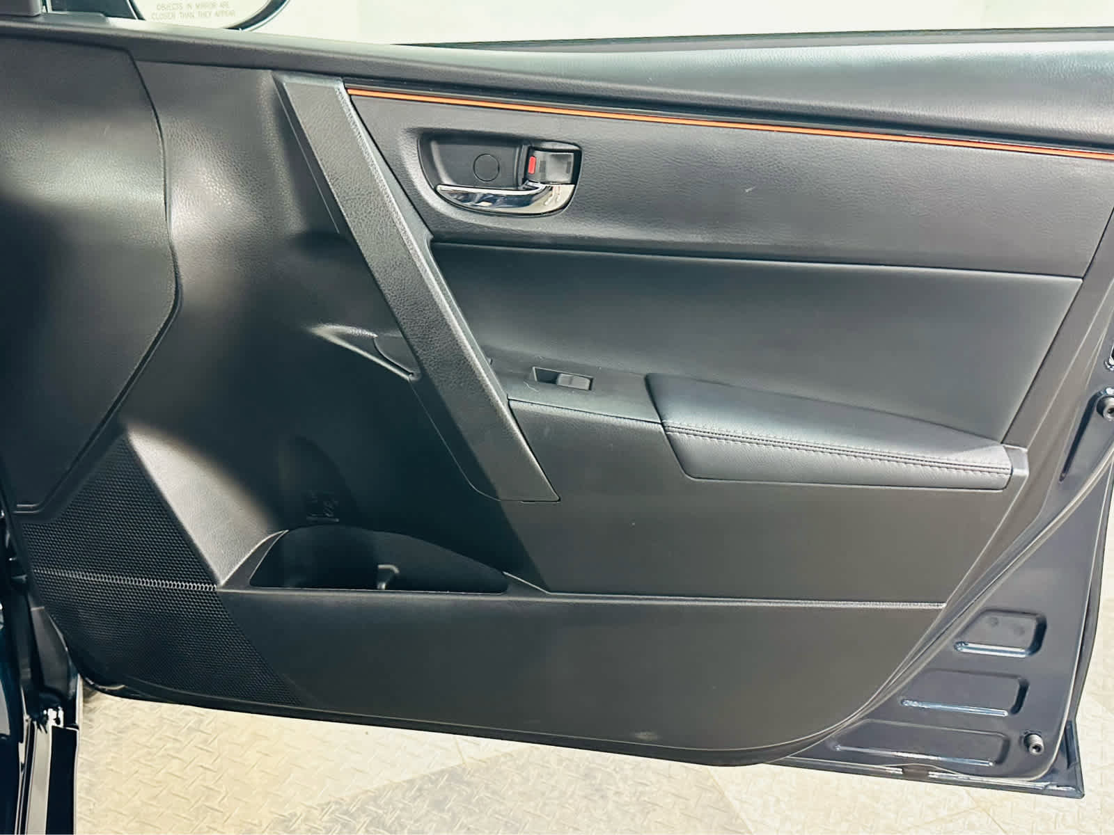 Used 2018 Toyota Corolla SE FWD image 25