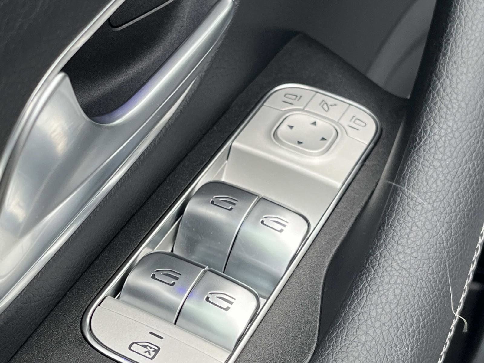 Certified 2025 Mercedes-Benz GLE 350 4MATIC image 18