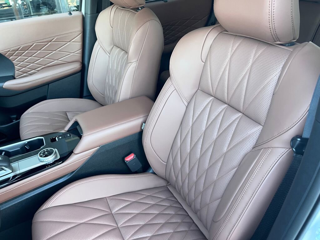 New 2026 Mitsubishi Outlander SEL FWD image 13