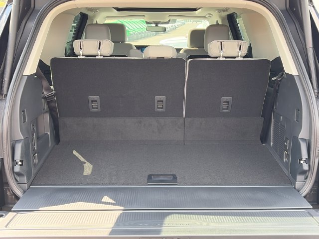 New 2026 Ford Expedition Active AWD/4WD image 8