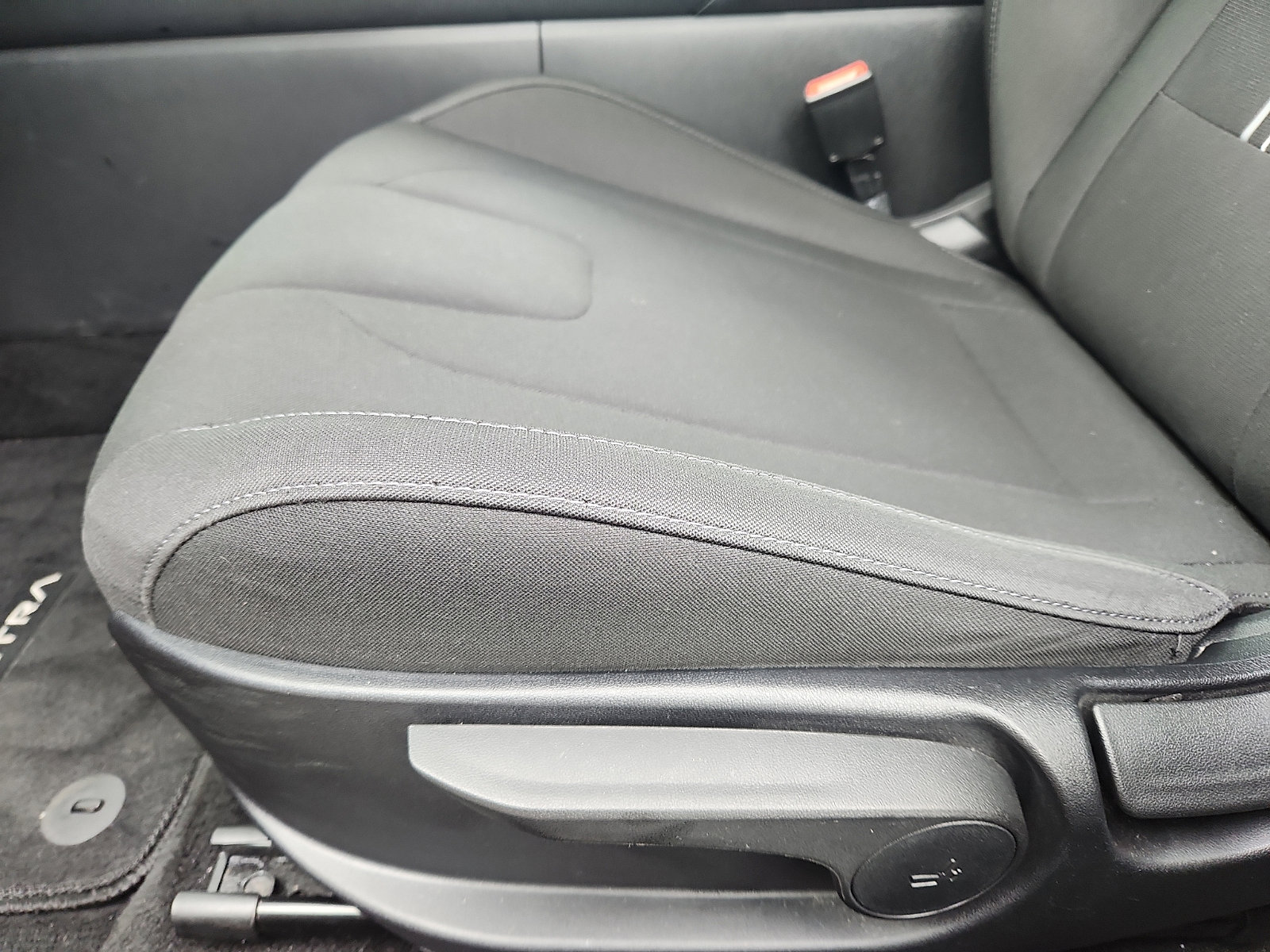 Certified 2021 Hyundai Elantra SEL w/ Convenience Package image 23