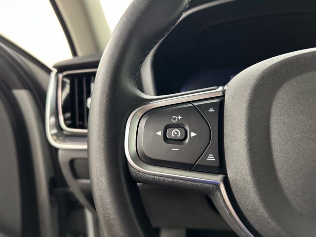 Used 2025 Volvo S60 B5 Core FWD image 9