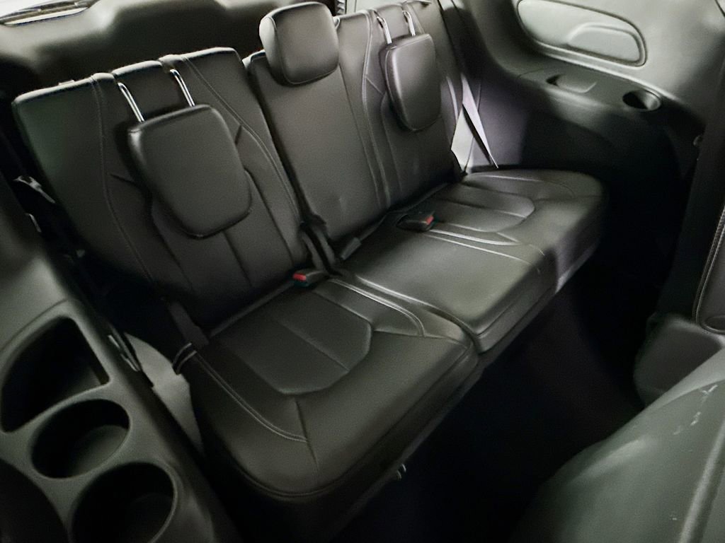 Used 2023 Chrysler Pacifica Touring-L w/ S Appearance Package image 31