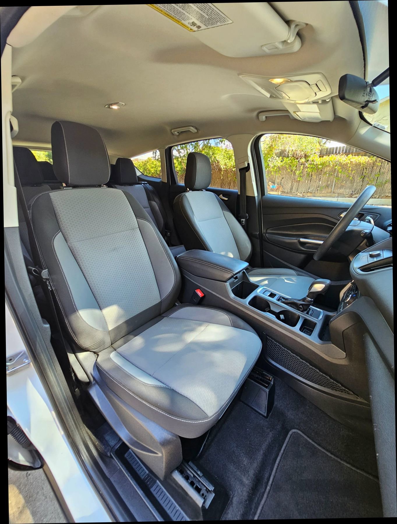 Used 2018 Ford Escape SE w/ SE Sync 3 Package image 31