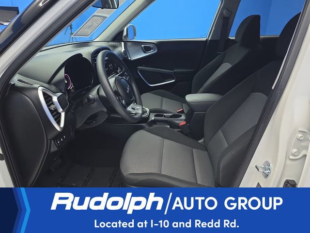 Used 2025 Kia Soul LX w/ LX Technology Package FWD image 9