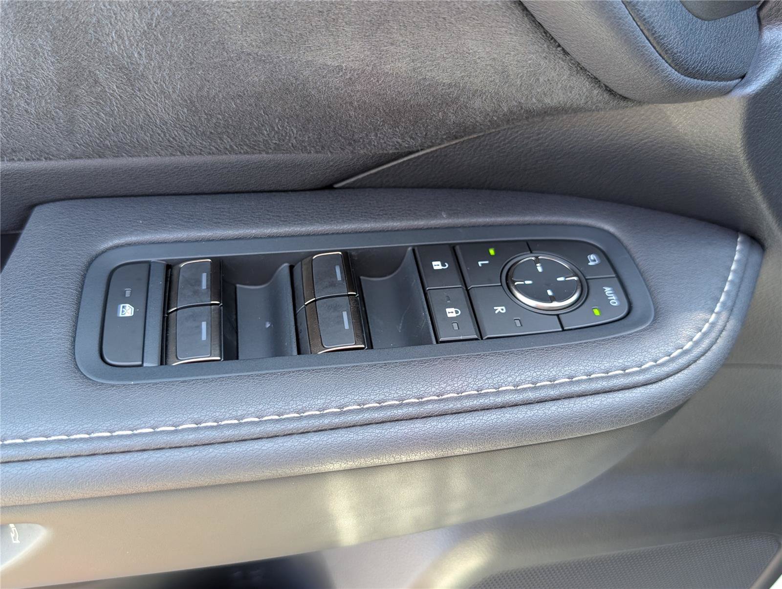 Certified 2025 Lexus TX 500h AWD w/ Technology Package image 22
