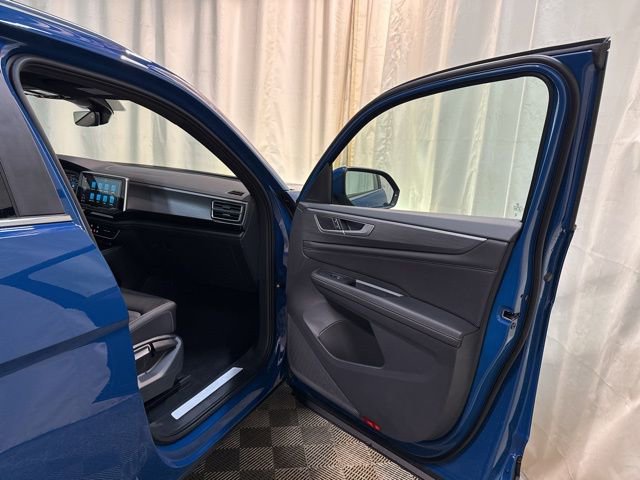 New 2025 Volkswagen Atlas Cross Sport SE image 34