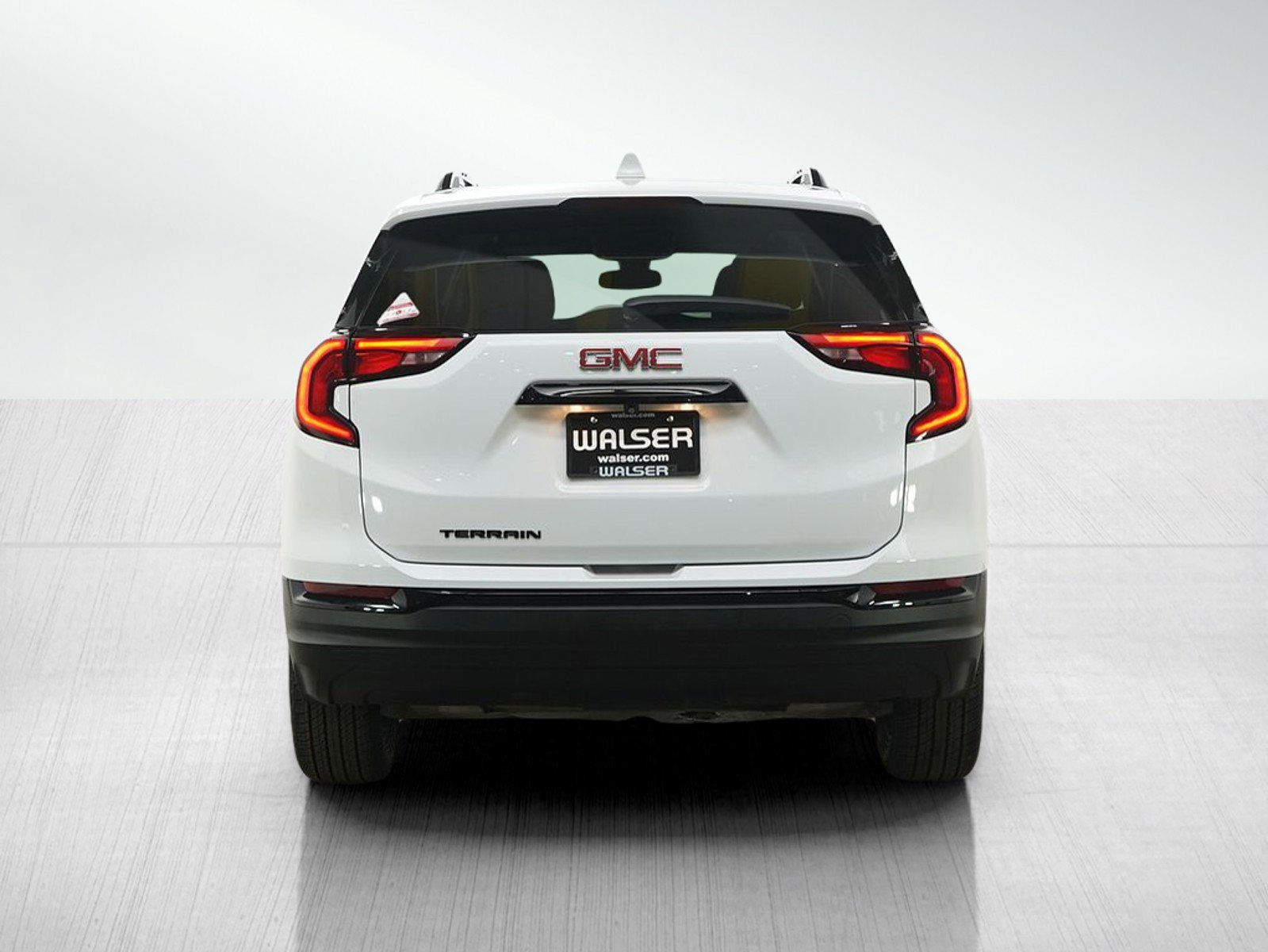 Used 2020 GMC Terrain SLE w/ Driver Convenience Package image 4