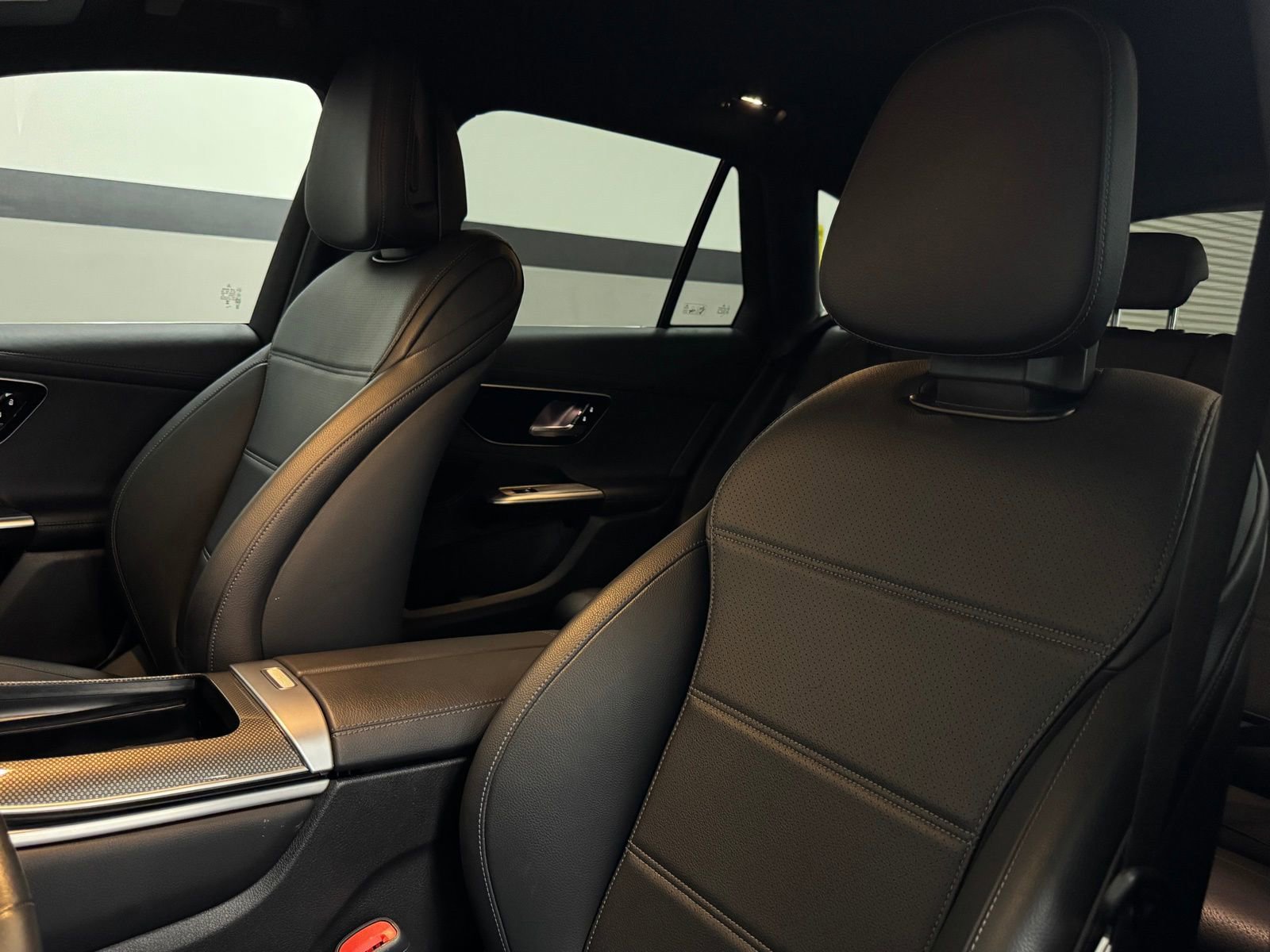 Certified 2024 Mercedes-Benz GLC 300 image 24